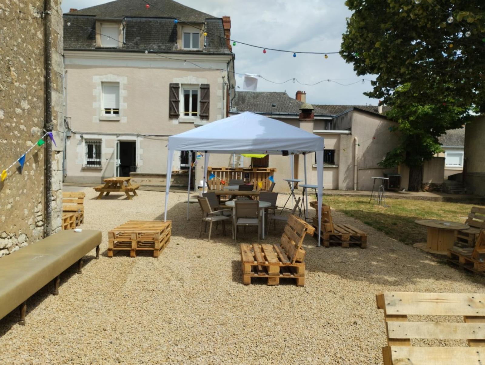 Coliwork Le Saint Romain Dange-Saint-Romain Exterior photo